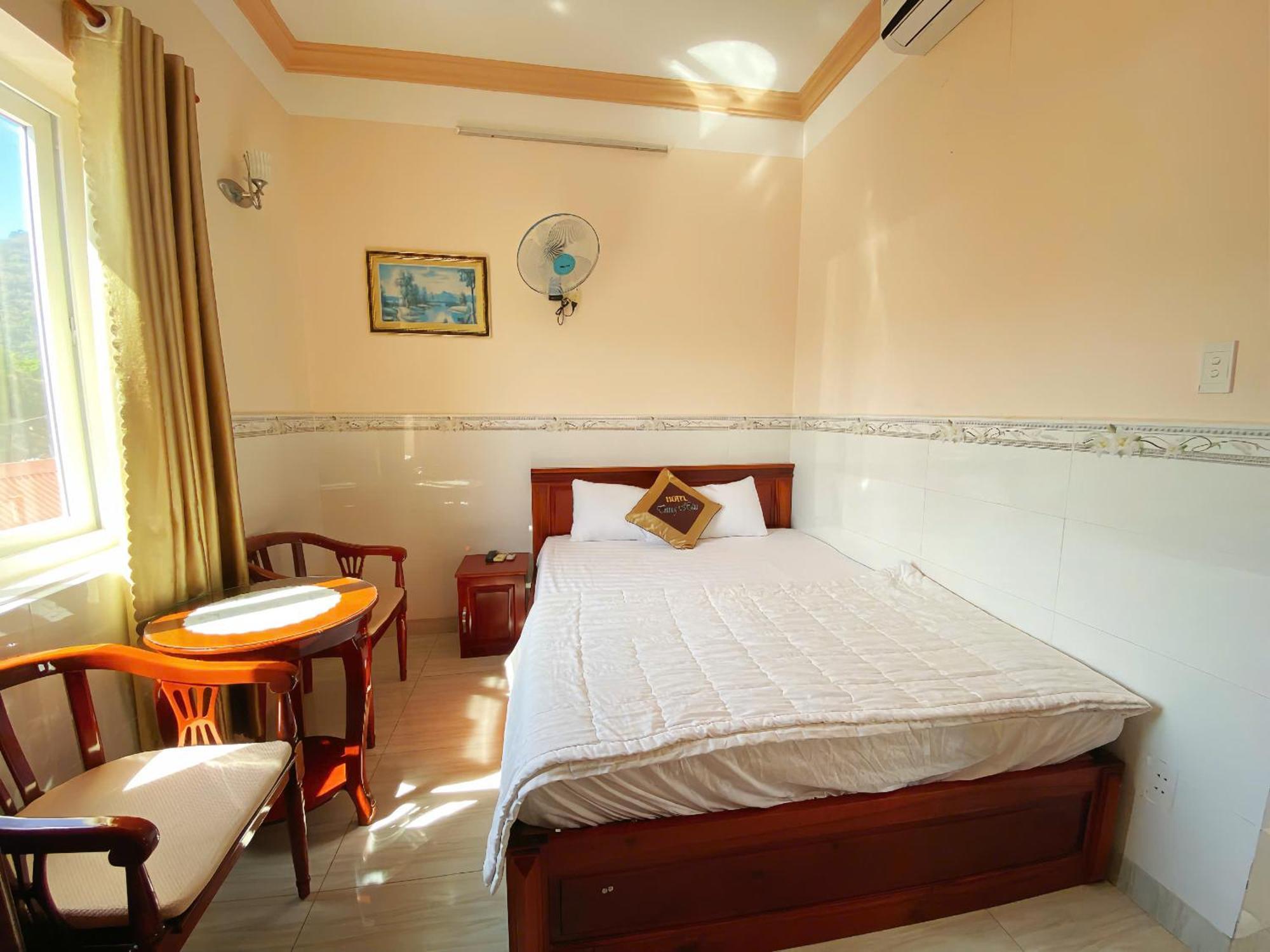 Trung Hau Hotel กงด๋าว ภายนอก รูปภาพ